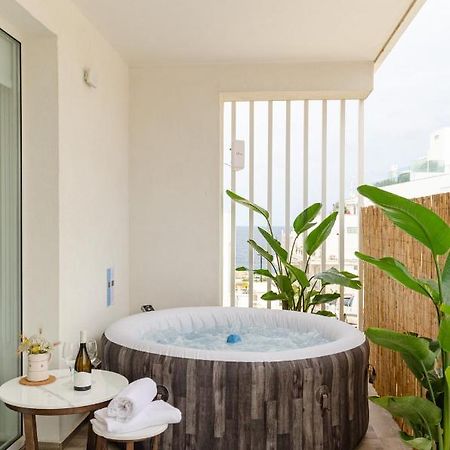 Апартаменты Apulialux Seaview Prestige Apt / Jacuzzi + Parking Полиньяно-а-Маре Экстерьер фото