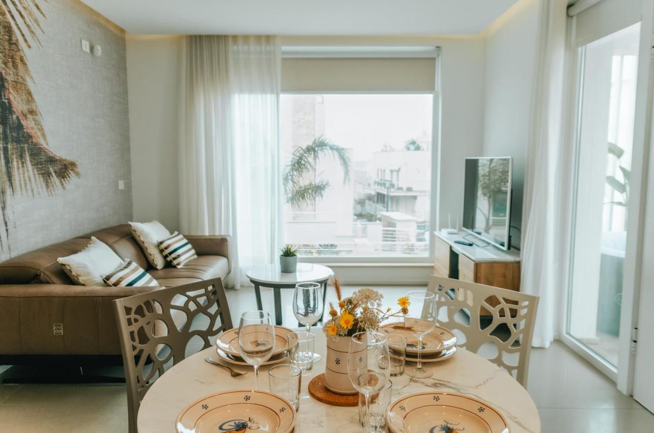 Апартаменты Apulialux Seaview Prestige Apt / Jacuzzi + Parking Полиньяно-а-Маре Экстерьер фото