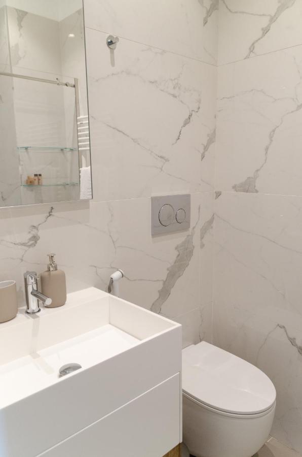 Апартаменты Apulialux Seaview Prestige Apt / Jacuzzi + Parking Полиньяно-а-Маре Экстерьер фото