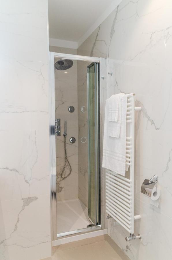 Апартаменты Apulialux Seaview Prestige Apt / Jacuzzi + Parking Полиньяно-а-Маре Экстерьер фото